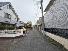 (前面道路含む現地写真) (前面道路含む現地写真)